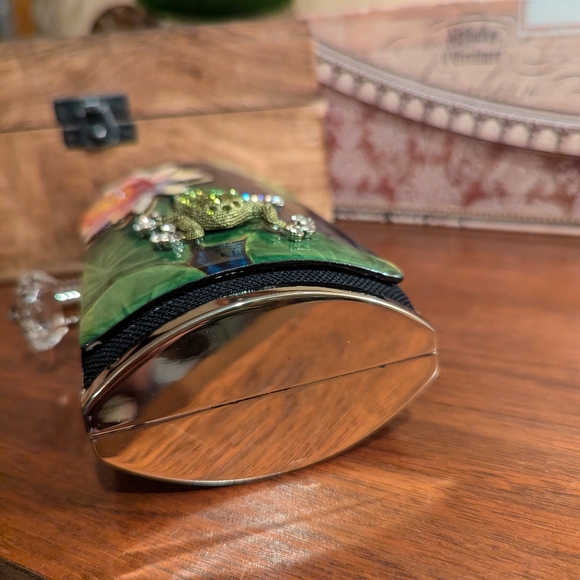 Debbie Brooks New York Swarovski Crystal Frog and Lily clutch - Picture 6 of 14
